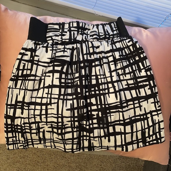 Black & White A. Byer A-line Miniskirt - Picture 5 of 7